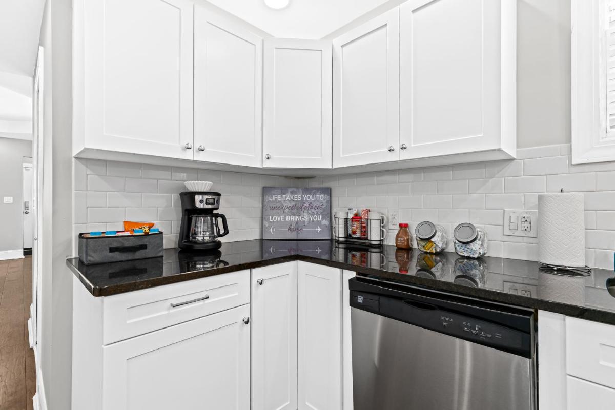 Lovely two-bedroom relaxing private parking Townhome rental - Housity