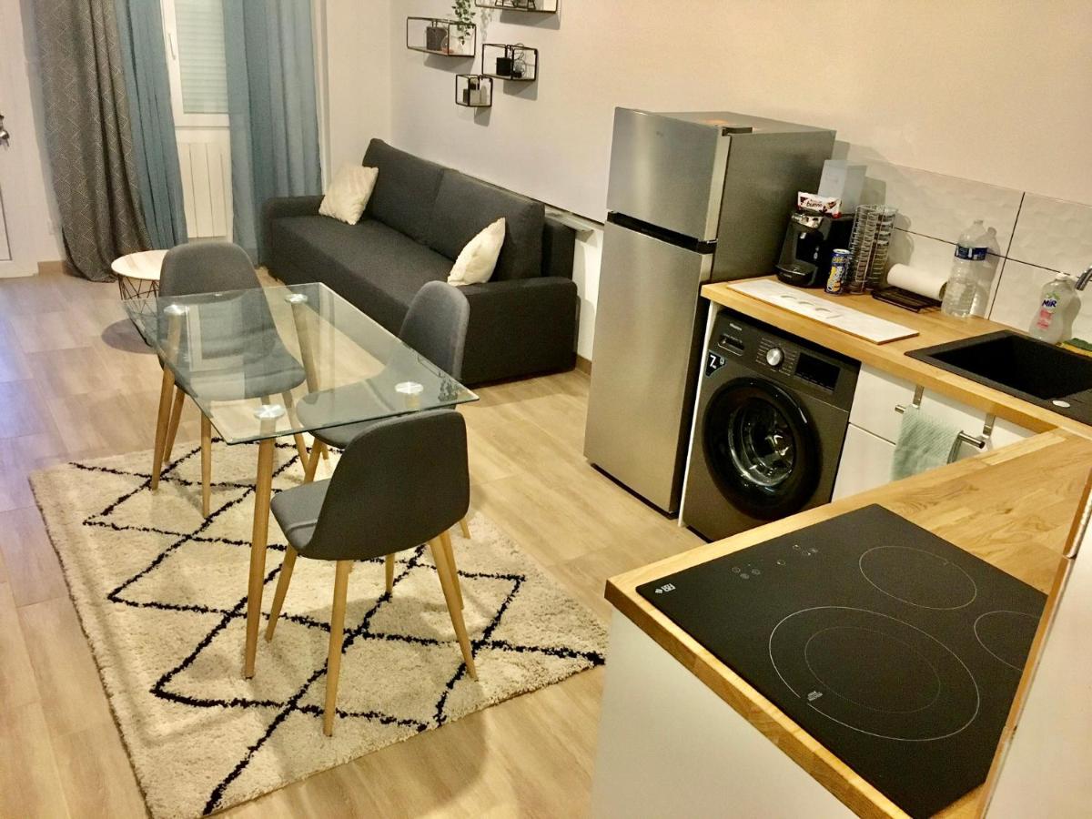 Boot House - Housity