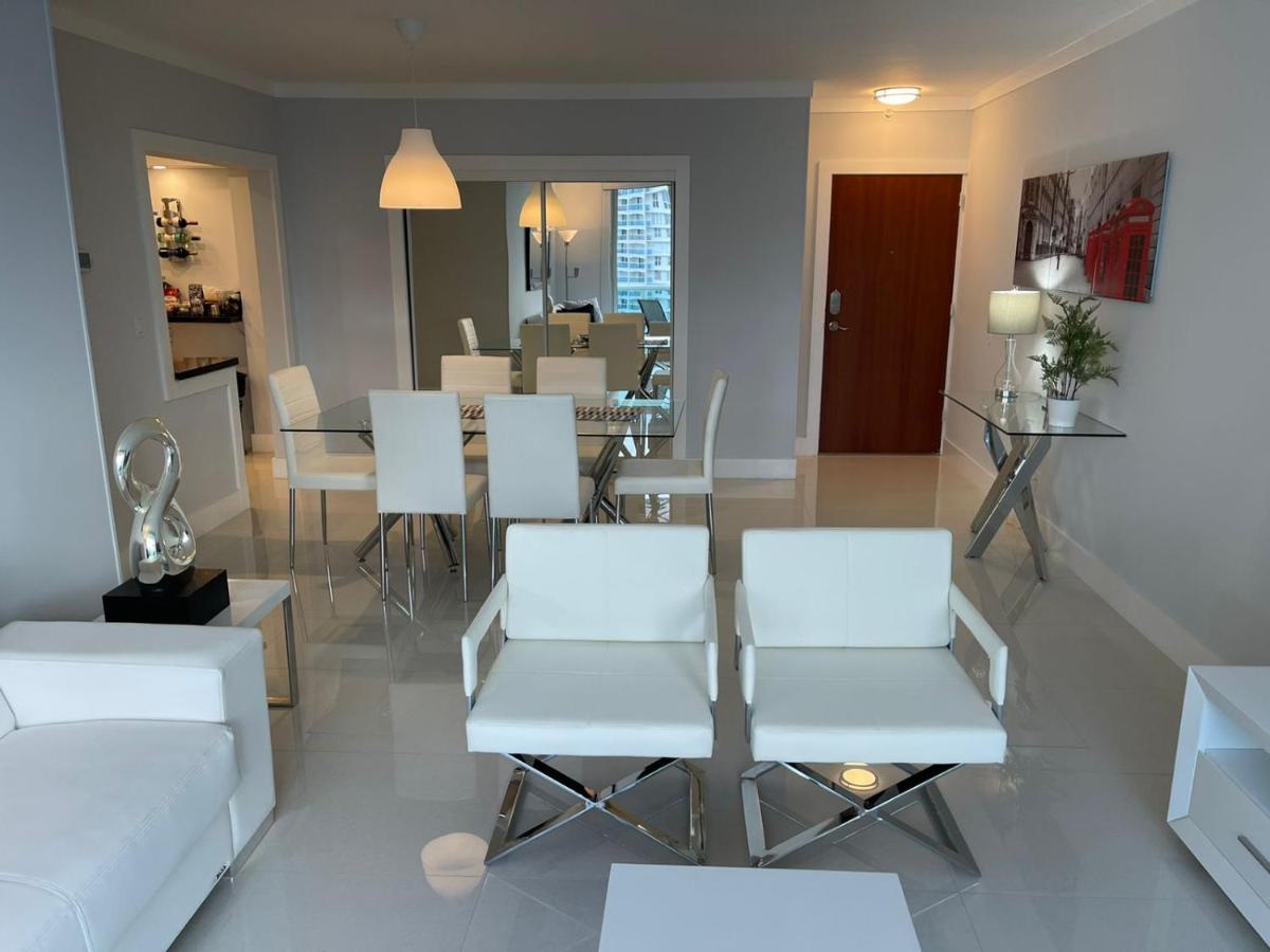 Hollywood on Beach Apartment - Housity