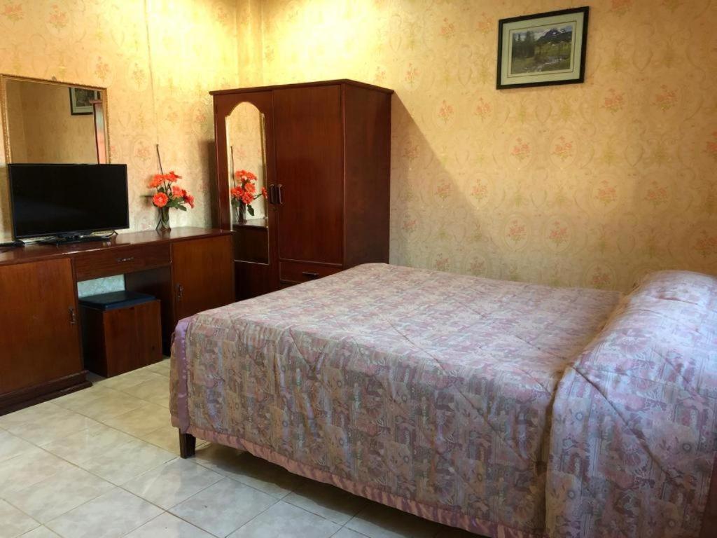 Thaveesinh Hotel - Housity