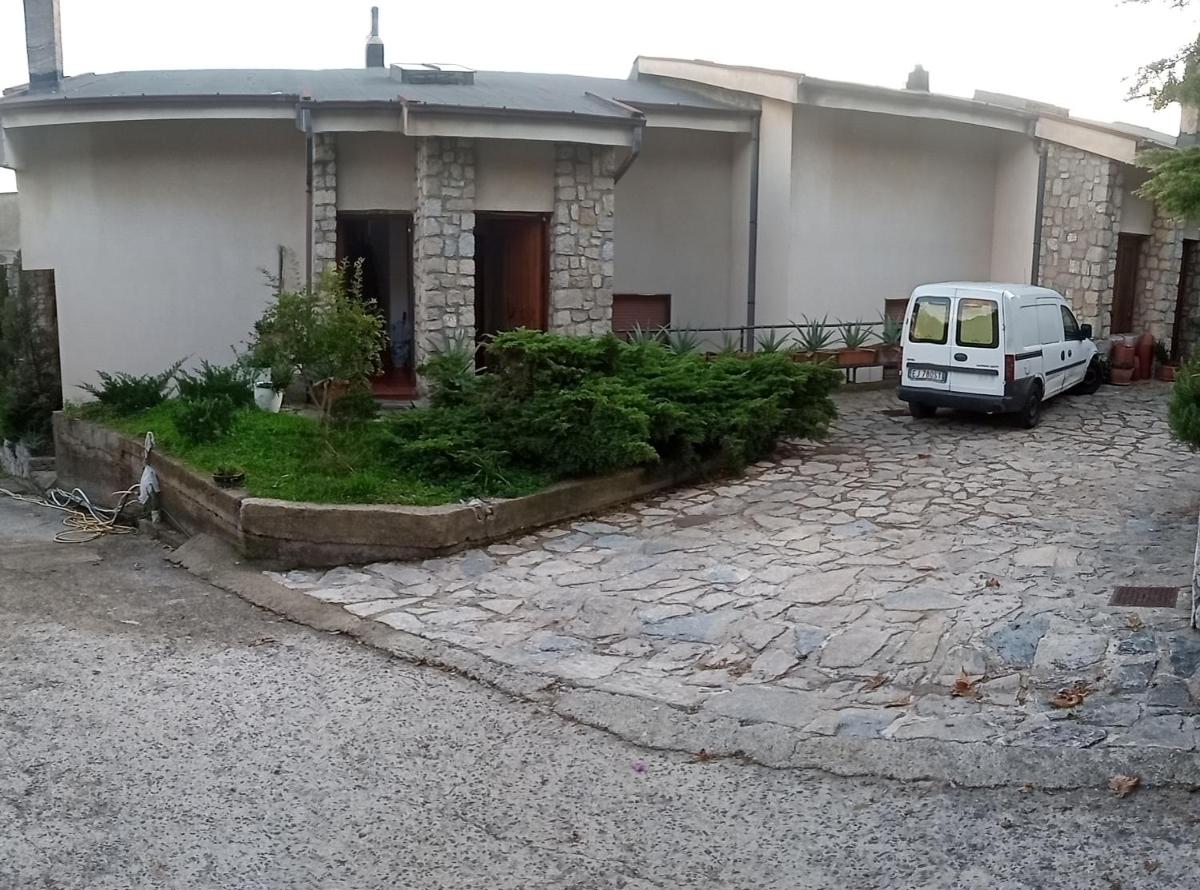 Collina Belvedere, appartamento indipendente in villa Salerno-Capezzano - Housity