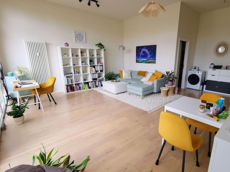 Beautiful Apartment in the Heart o. PrenzlauerBerg - Housity