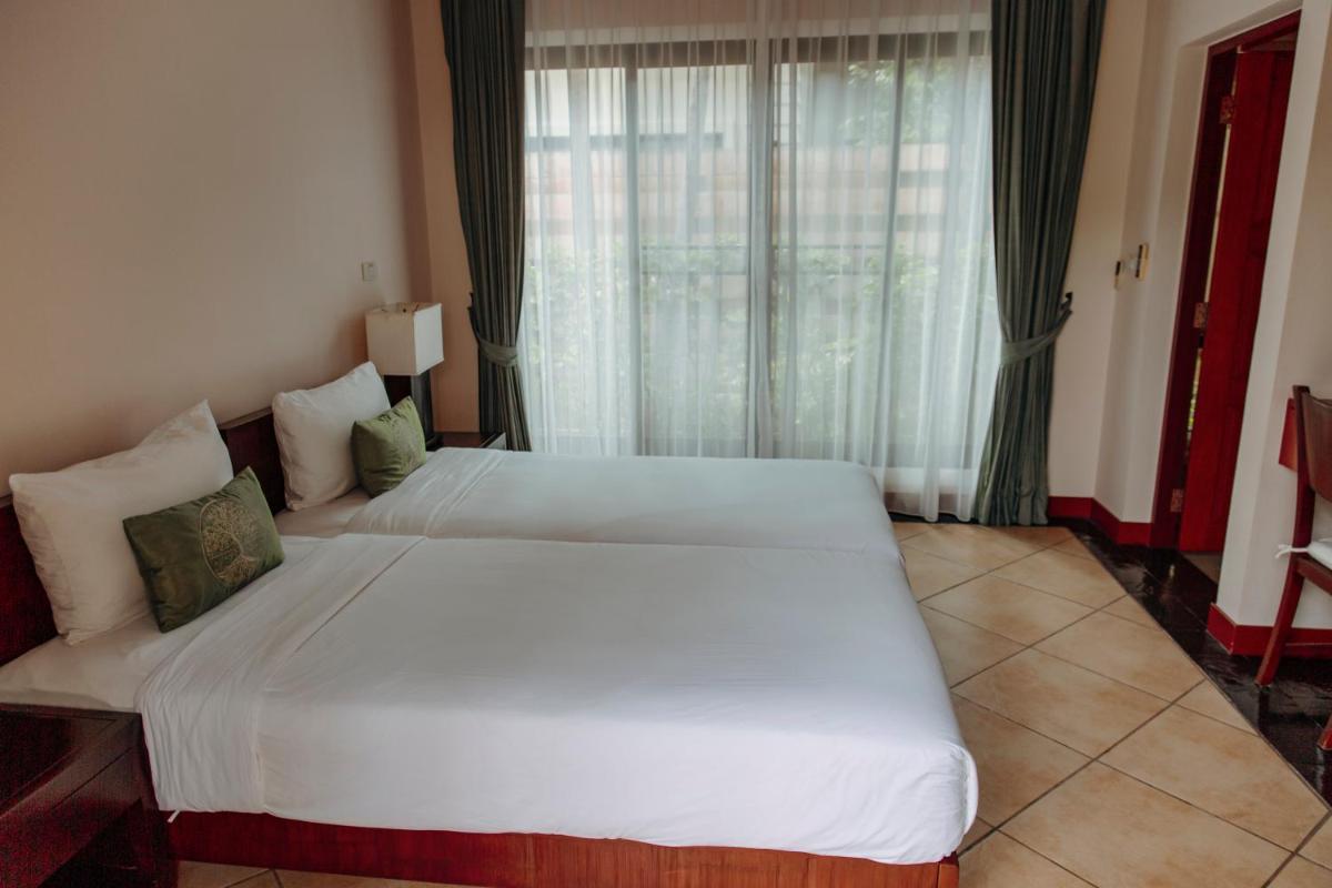 Lovely 2-bedroom villa with pool 2 mins from beach - Housity