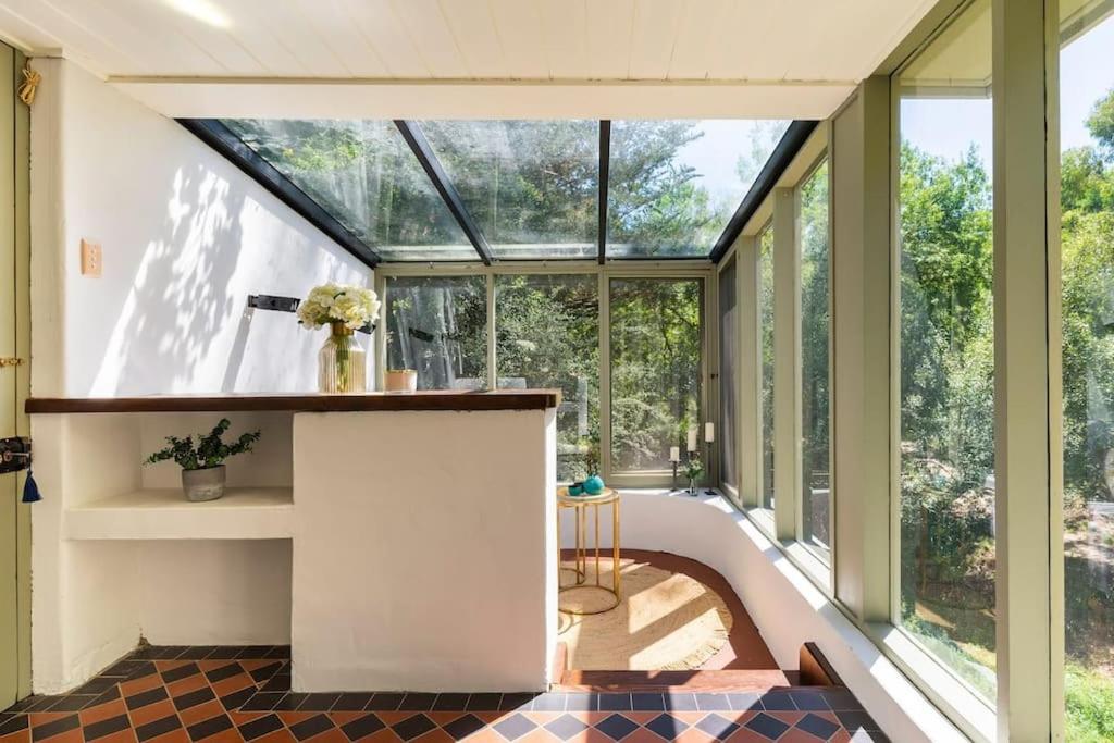Entire Villa in Adelaide hills set on 2 acres - Housity