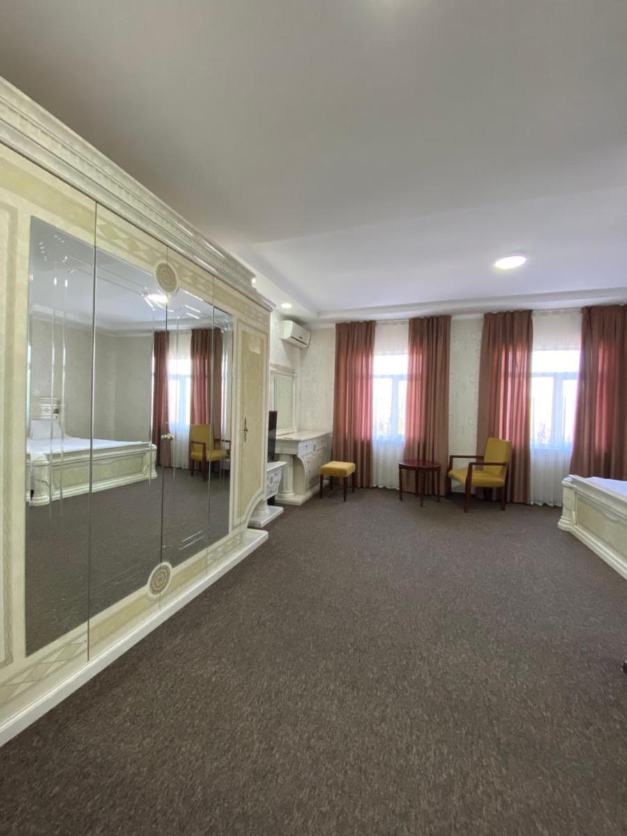 Star Hotel - Housity