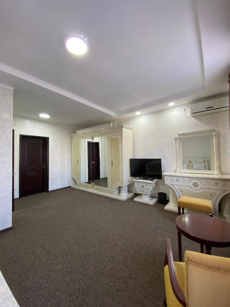 Star Hotel - Housity