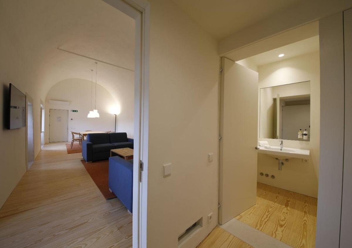 Uma casa de banho em Montebelo Mosteiro de Alcobaça Historic Hotel