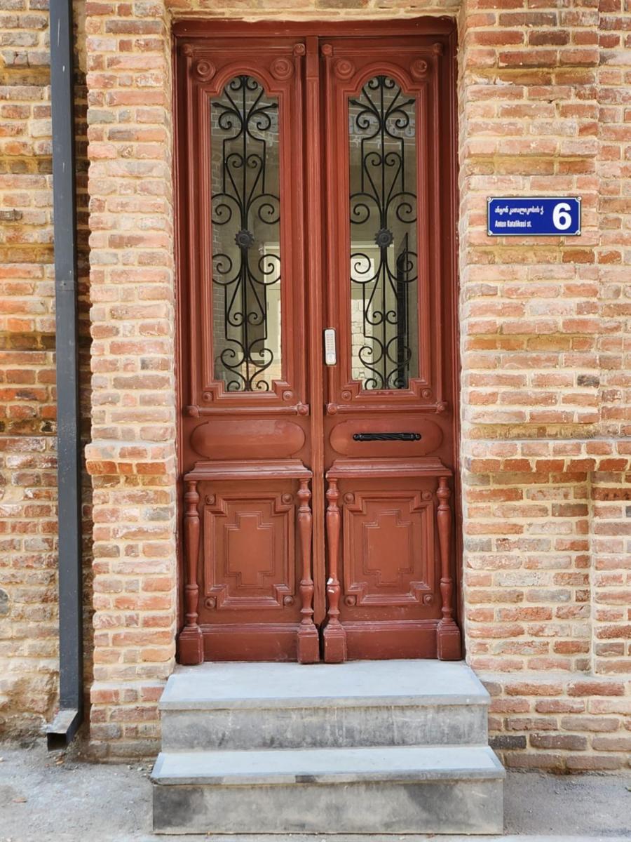Old Gold Anteon - Housity