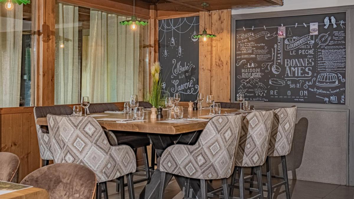 Restaurant ou autre lieu de restauration dans l'établissement La Maison Rouge