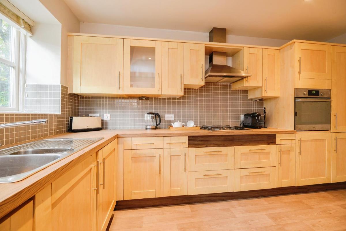 Grey Towers Stables 3 bedroom set in private grounds - Housity