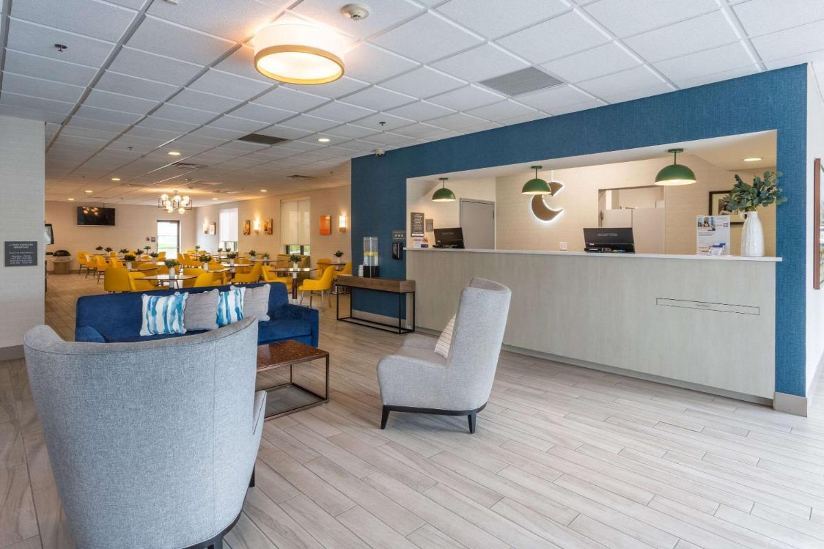 Comfort Inn & Suites Buffalo Airport - Housity