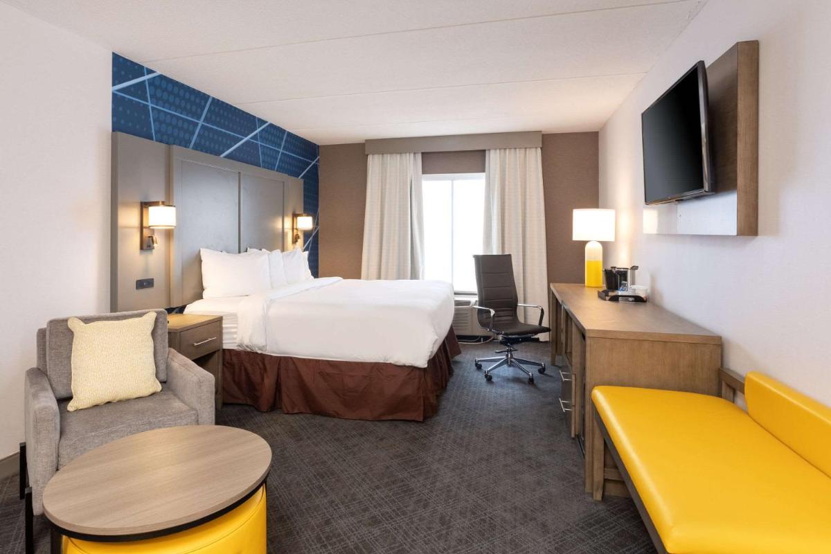 Comfort Inn & Suites Buffalo Airport - Housity