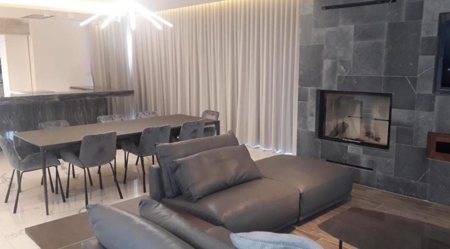 Ta Wenzinetta 4 bedroom luxury villa - Housity