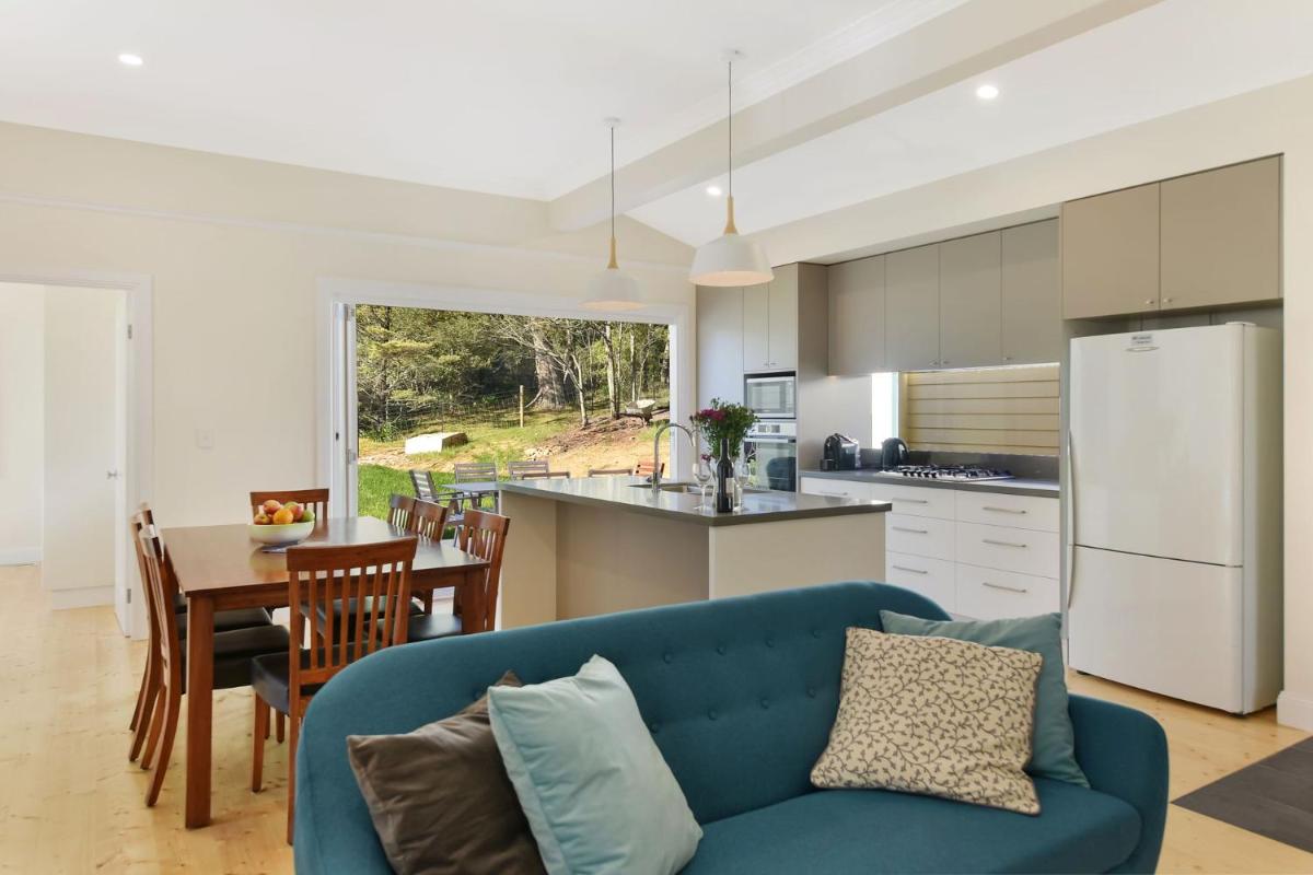Veronicas House and Cottage - Housity