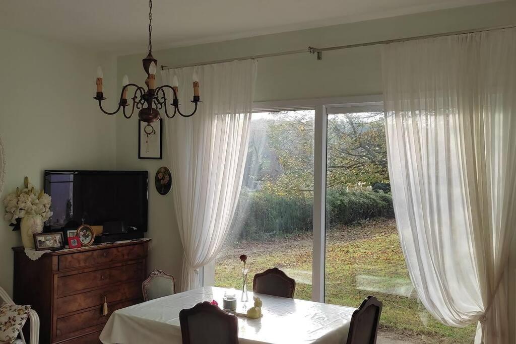 Dépendance dans maison bourgeoise campagne Lyonnaise - Housity
