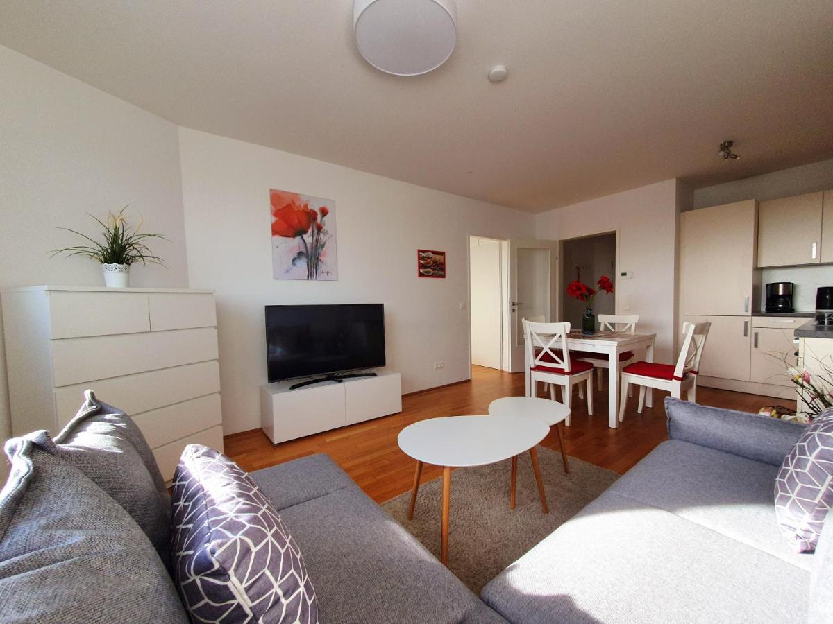 Near Lake Stylish & Fully Furnished Apartment - Housity