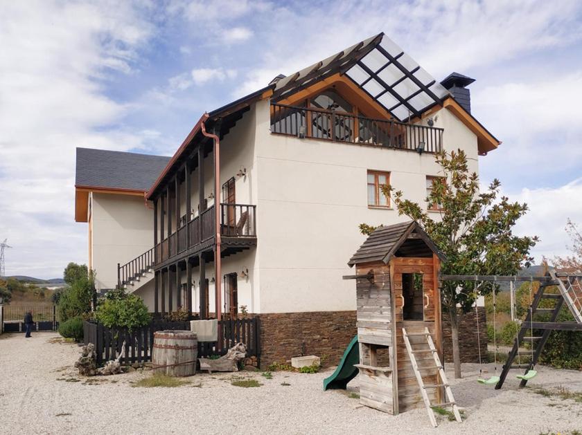 Hotel Rural La Peregrina - Housity