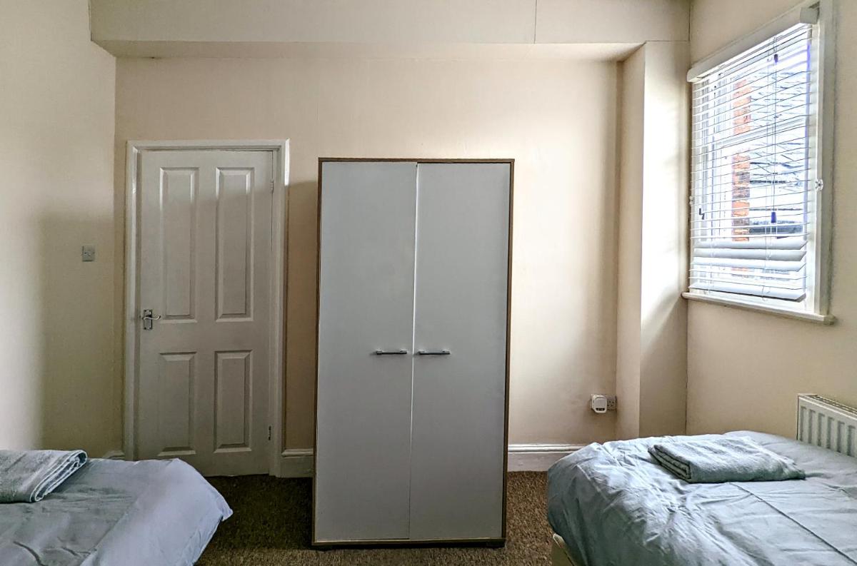 Central Park 3 Bedroom Apartment - Housity