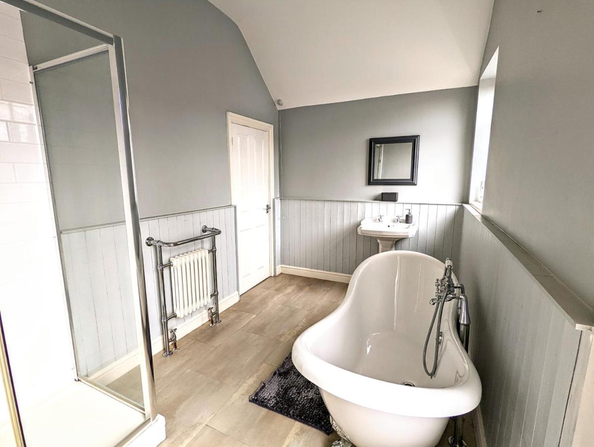 Central Park 3 Bedroom Apartment - Housity
