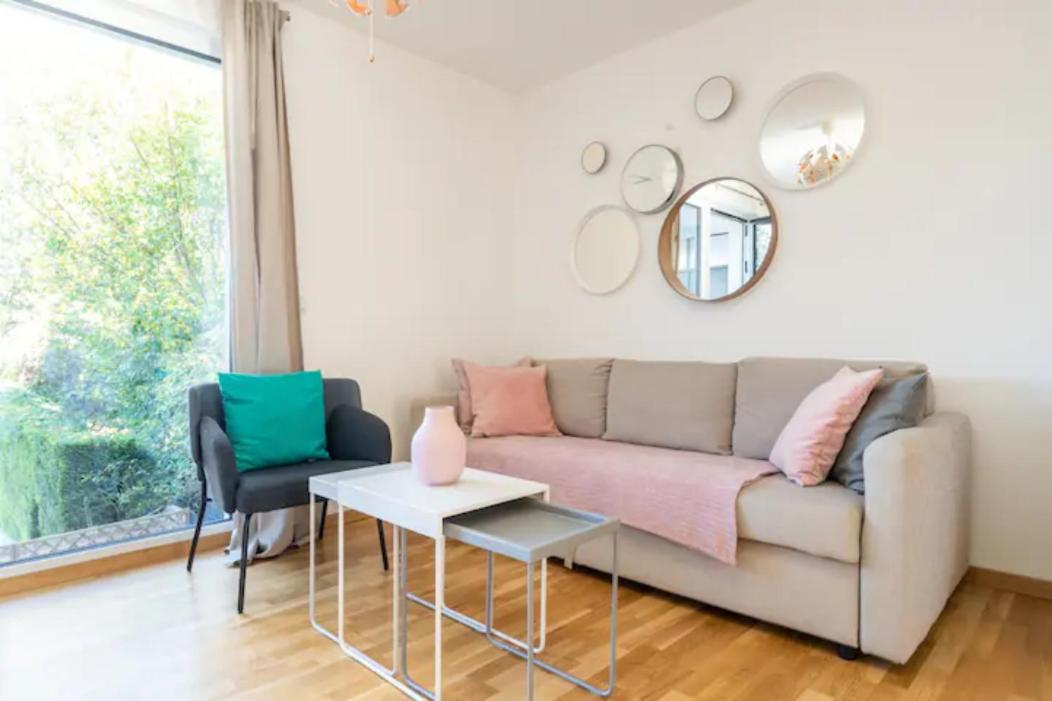 Near Lake Fully Furnished Beautiful Apartment - Housity