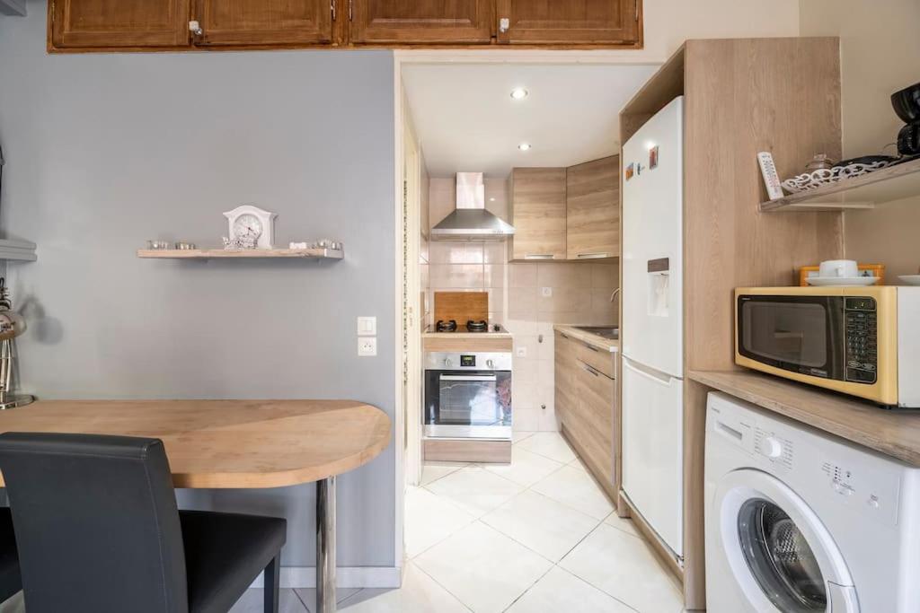 Studio idéal pour deux voyageurs sur Marseille - Housity