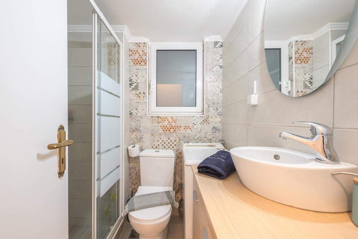 Urban City Apartment by CloudKeys - Housity