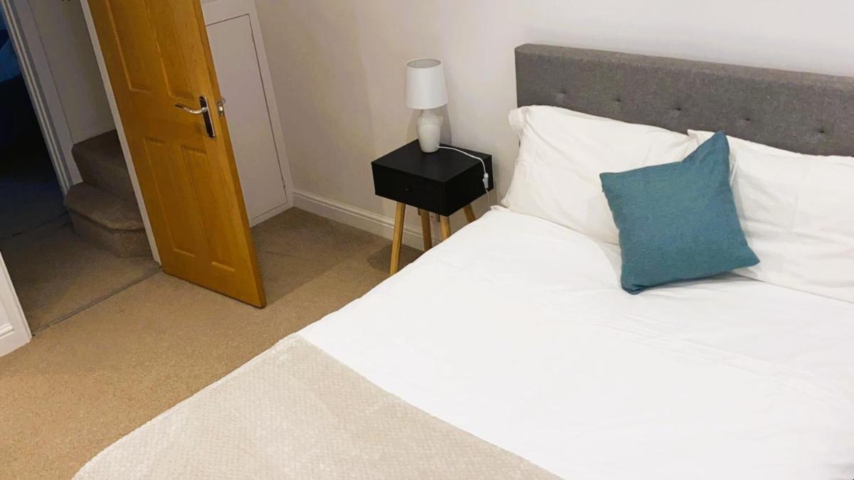 Beargarden Rd - Housity