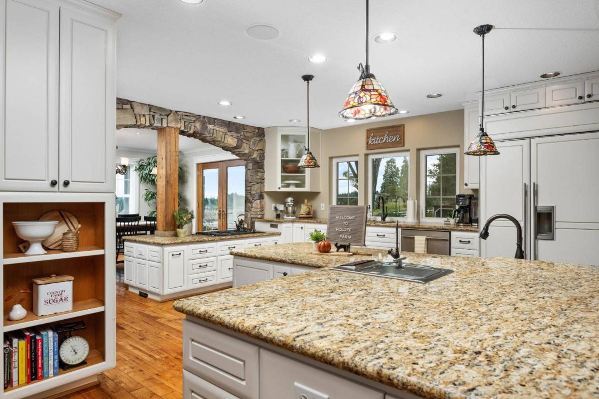 Roloff Farms - Housity