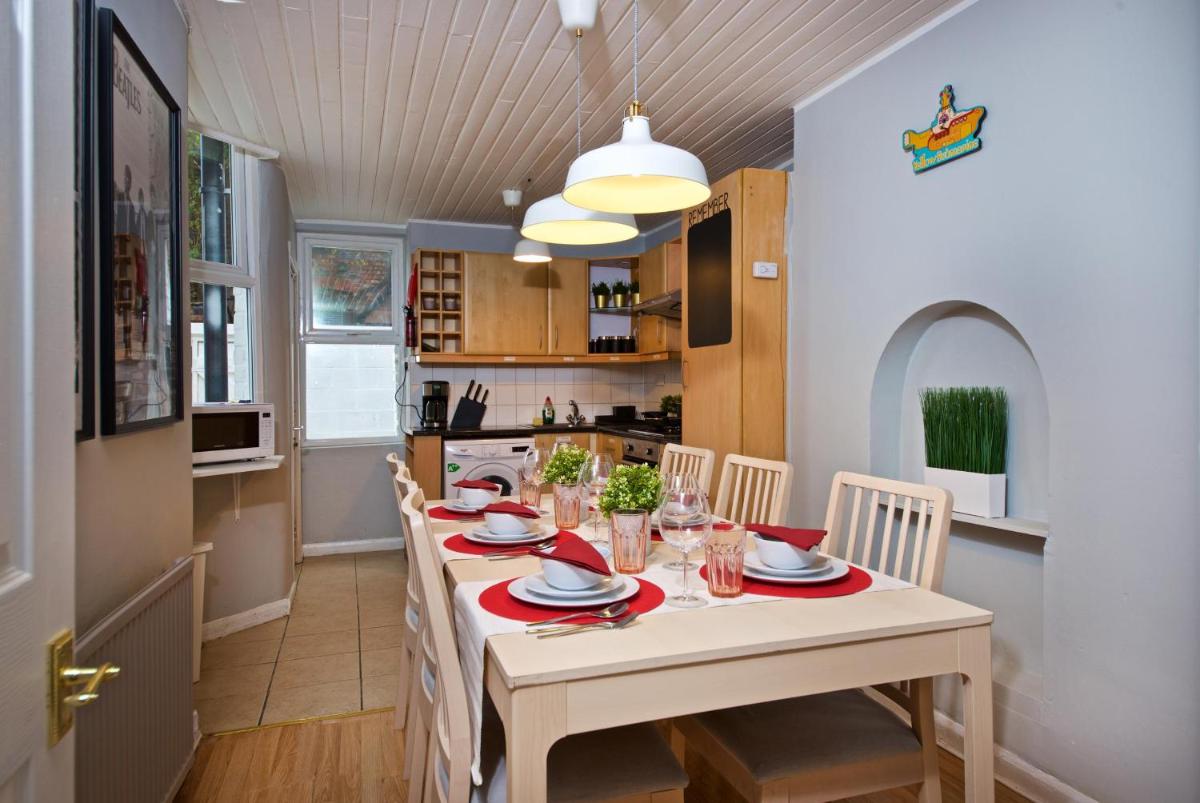 Liverpool City Stays - The Beatles Theme House - Penny Lane DD1 - Housity