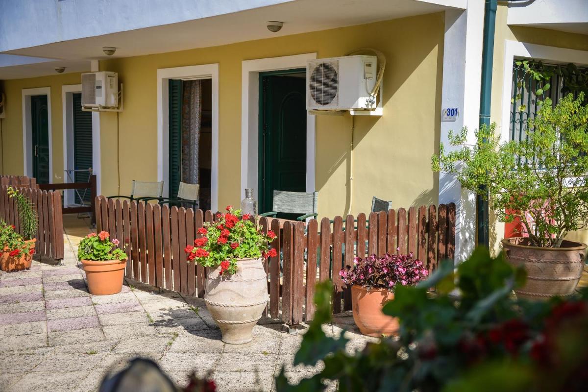 Dionysia's Apartments - Housity