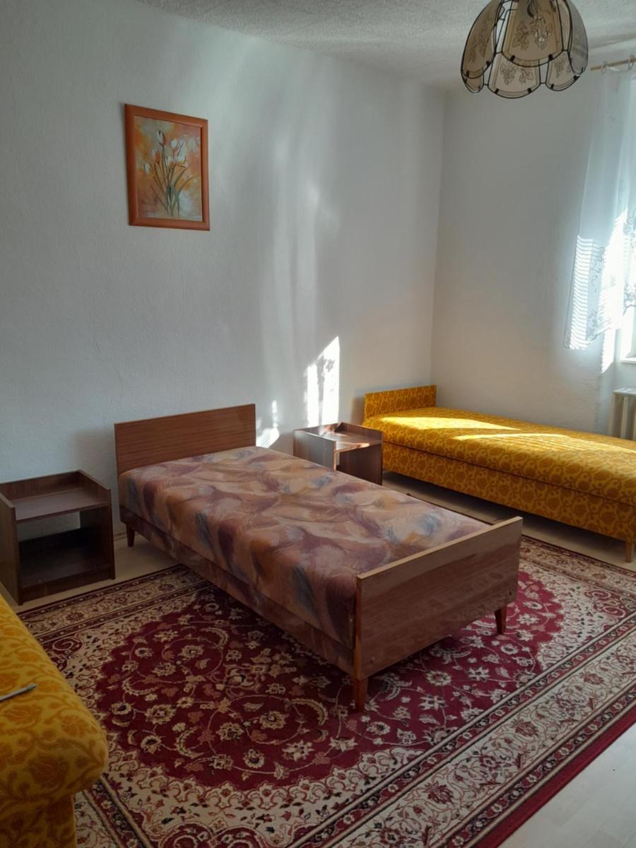 Diófa Vendégház - Housity
