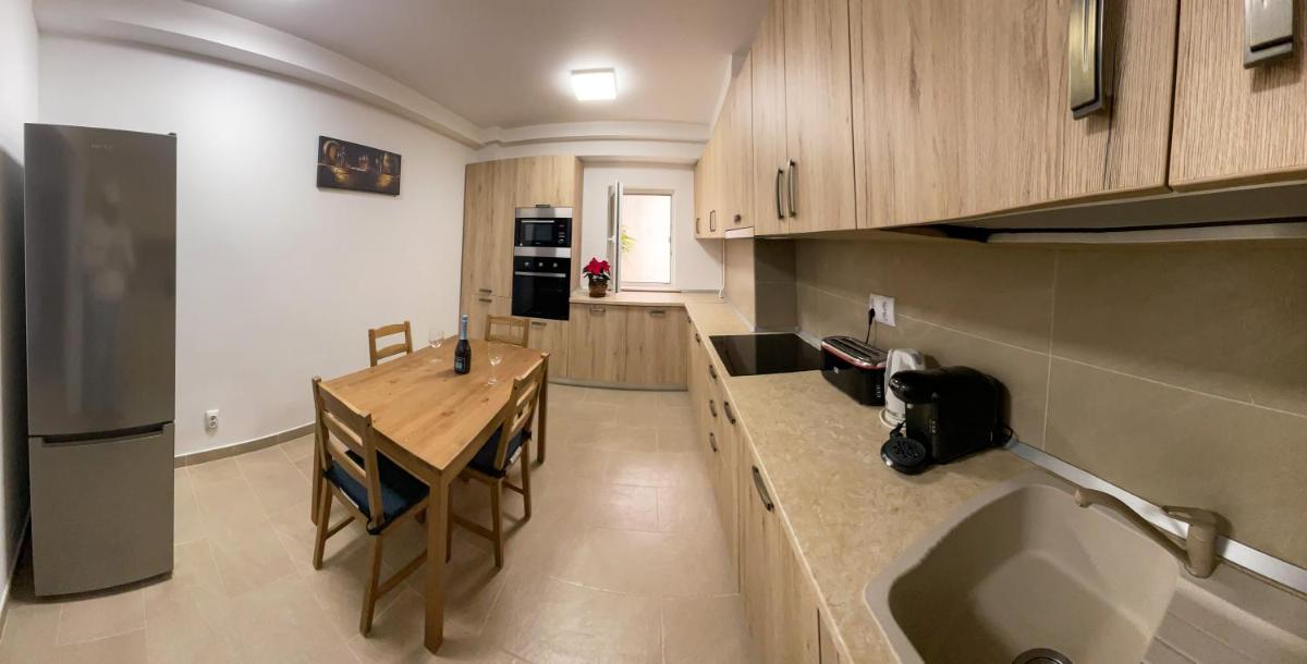 National Arena Mega Mall Elana apartment - Housity
