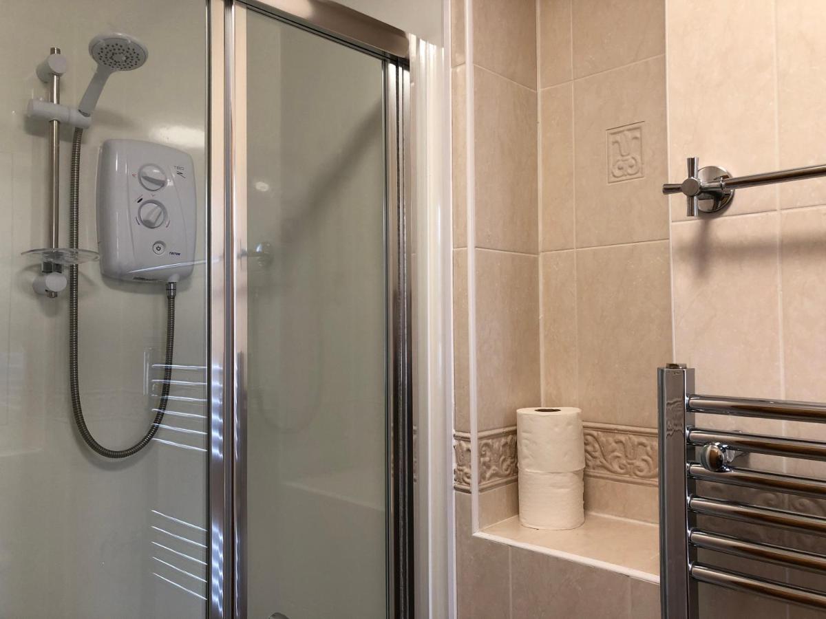 Distillery Guest House - Housity
