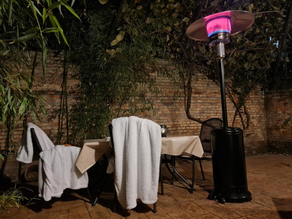 Garden Center Apartment - Housity