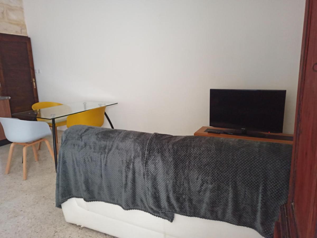 Beautiful Studio apartment in Qormi Malta - Housity