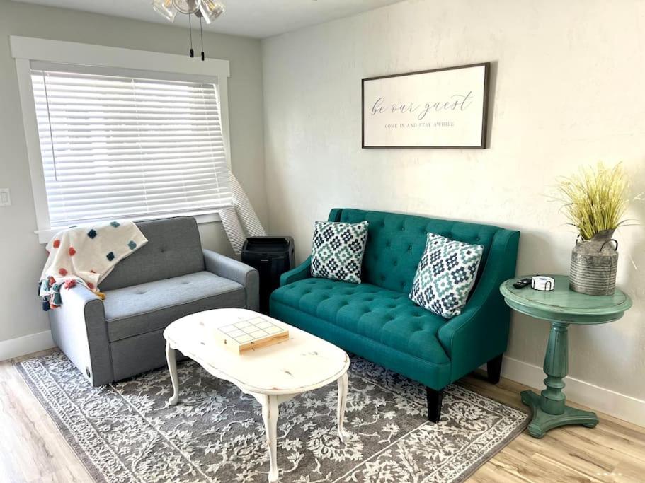 Guest Suites 1996 #4- Relaxing 1 bedroom 1 bath Suite - Housity
