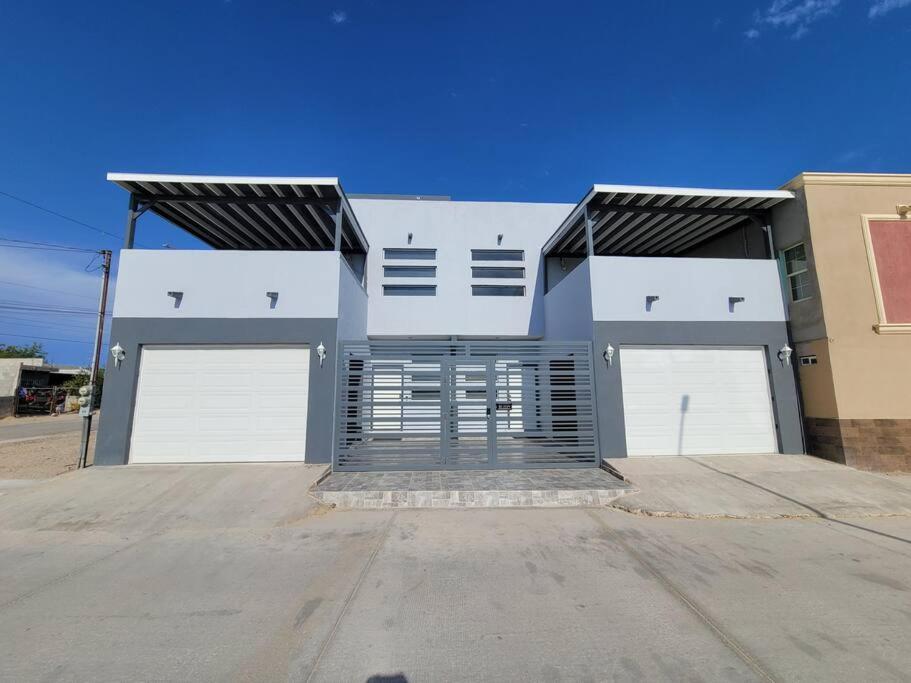 Earthy 2 Story Beach House! - Housity