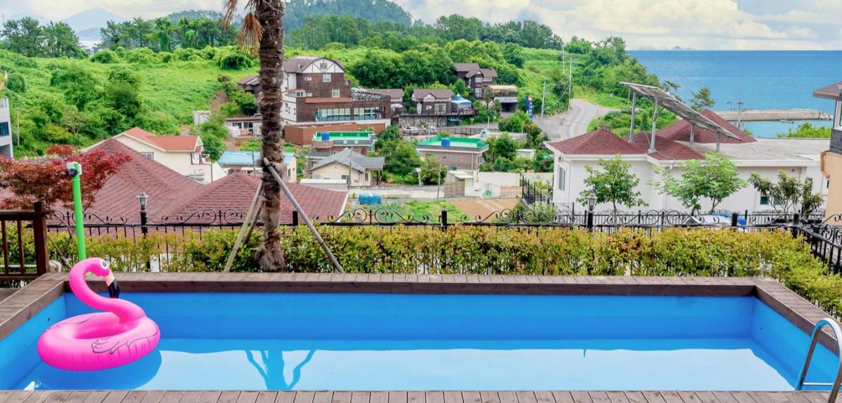Geojerowa Pension - Housity