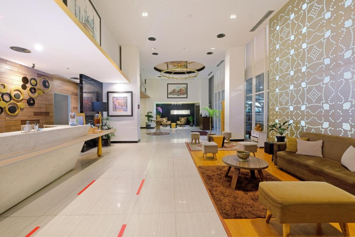 KHAS Semarang Hotel - Housity