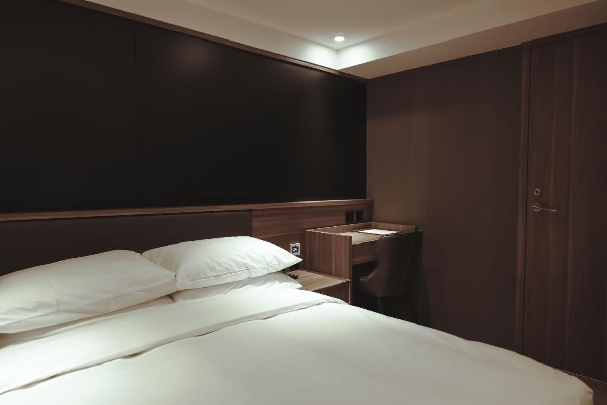 Autumn Willow Hotel - Housity