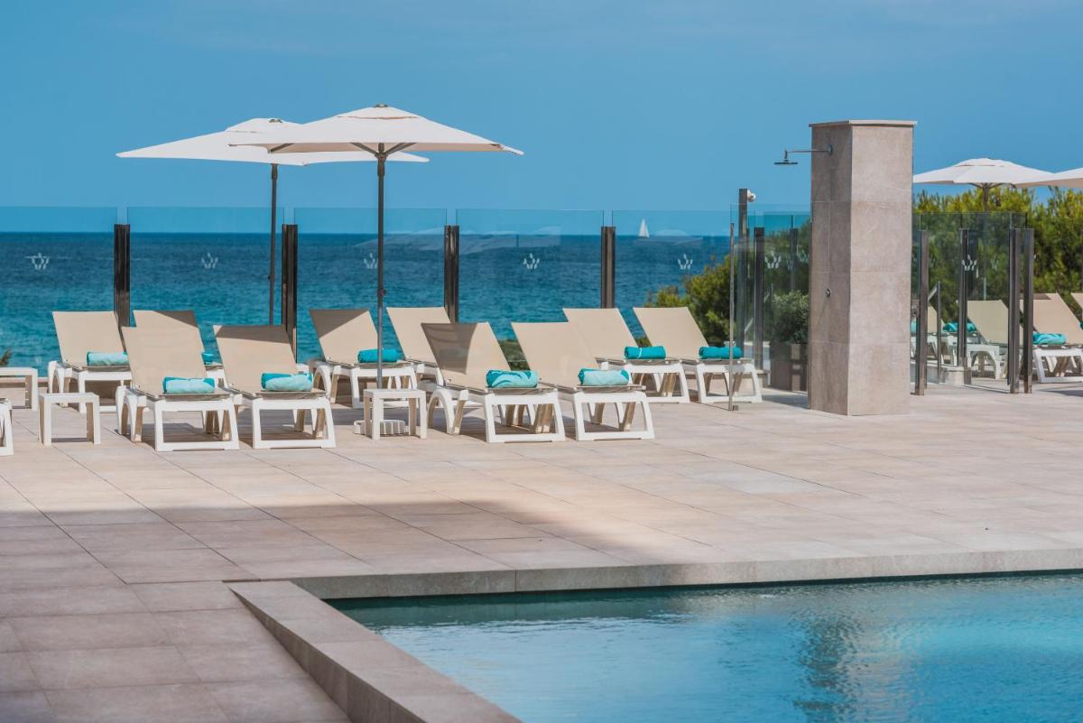 Piscina en o cerca de Iberostar Waves Cala Millor - Adults Only