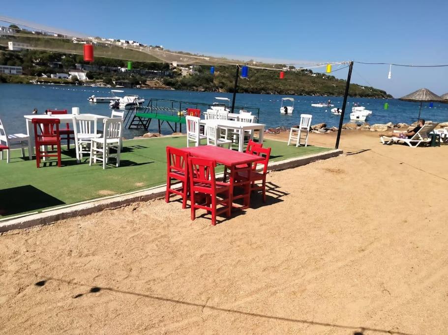 Summer House with Panoramic View and Its Own Beach - Housity