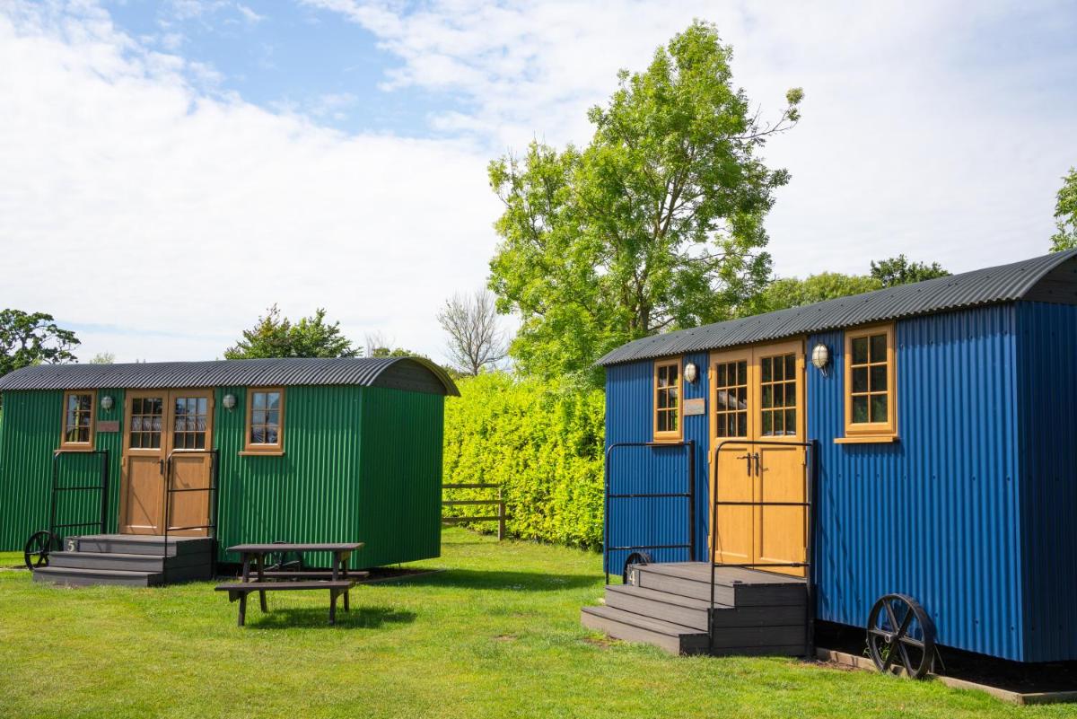 Glamping at South Lytchett Manor - Housity