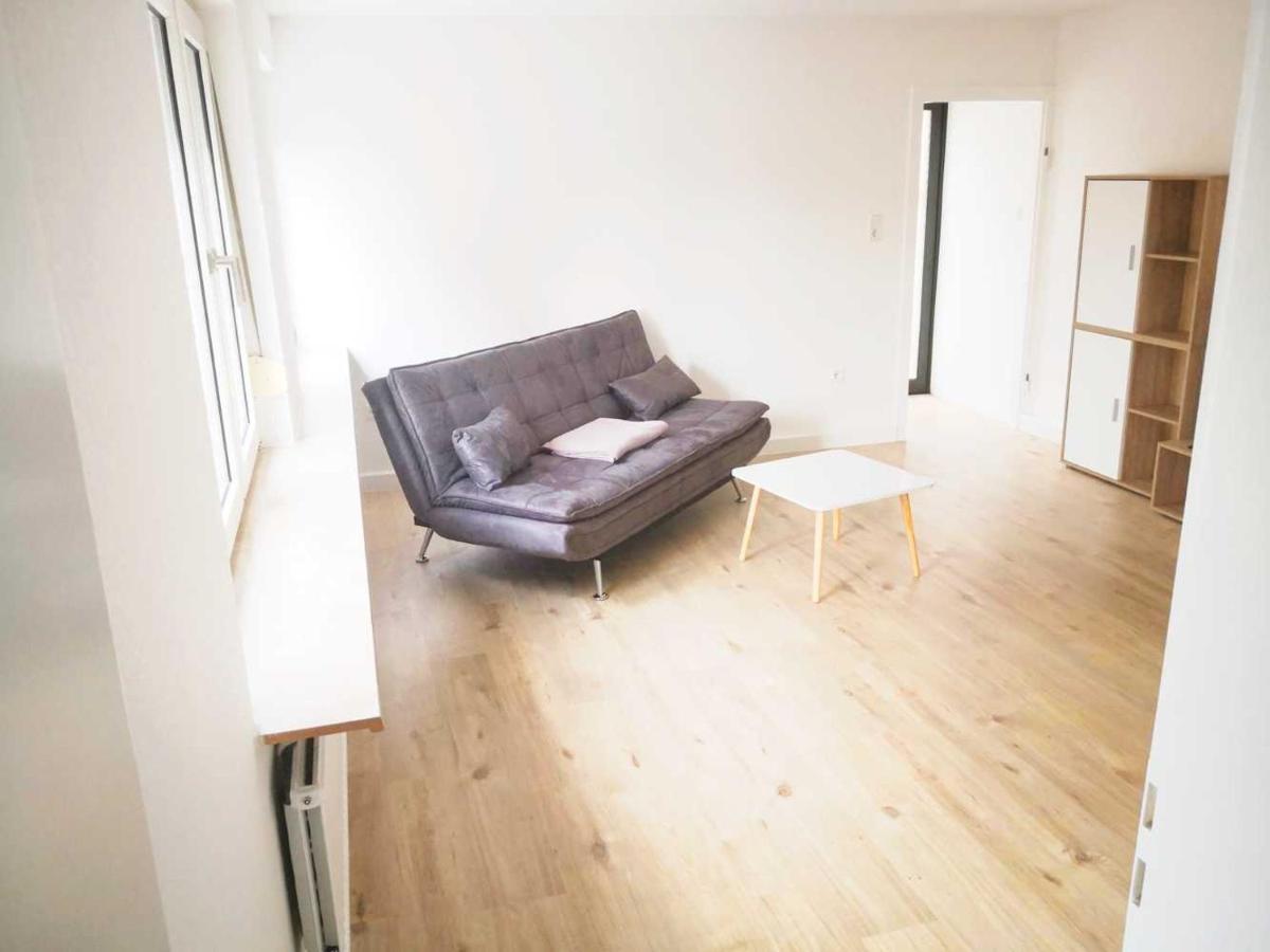 Spacious 6 Room Flat *Balcony & Terrace* - Housity