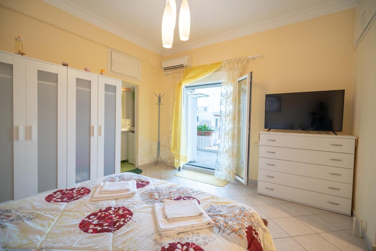 Suitetrails - Attica train station 1 bedroom 4 pers apartment