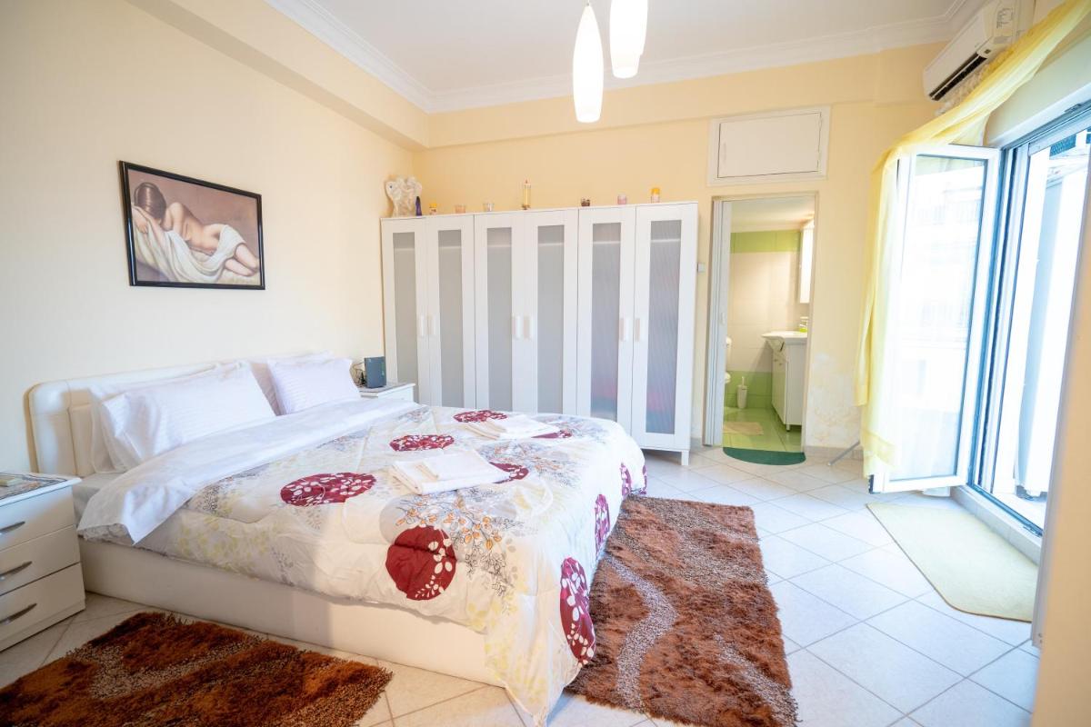 Suitetrails - Attica train station 1 bedroom 4 pers apartment