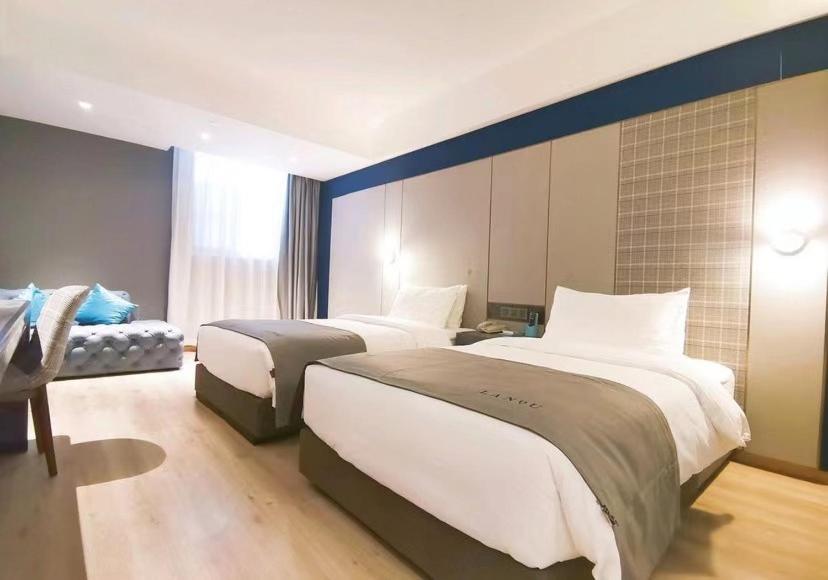 LanOu Hotel Chengdu Dujiangyan Lidui Park - Housity