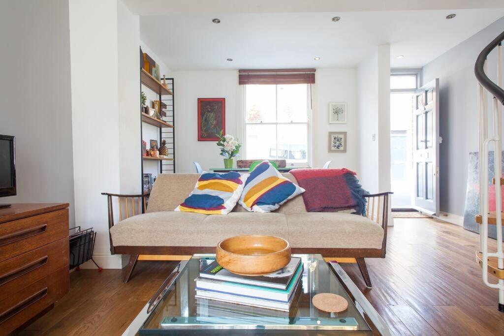 Suitetrails - NAVAL COTTAGE IN THE HEART OF ROYAL GREENWICH