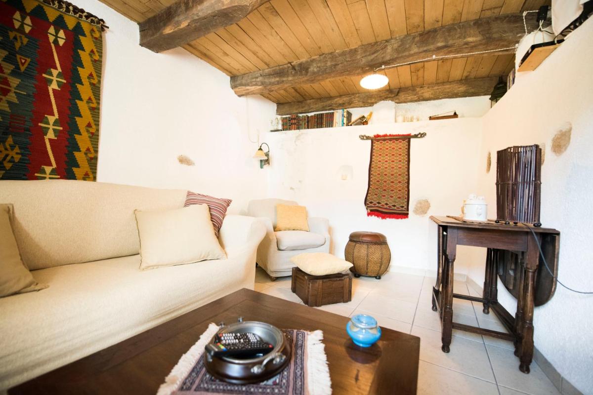 Freelandros Villa - Housity