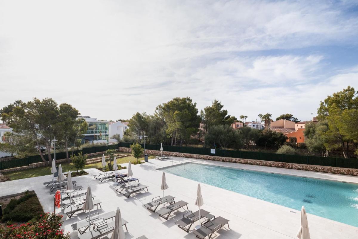 Piscina en o cerca de Petit Sagitario Adults only